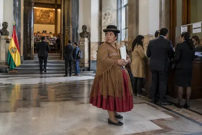 Bolivia impulsa ley contra la violencia digital