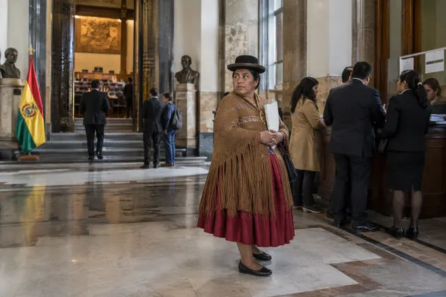 Bolivia impulsa ley contra la violencia digital