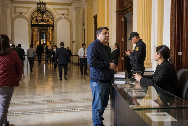 Perú impulsa ley contra bots y trolls electorales