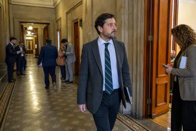 Chile frena ley sobre redes