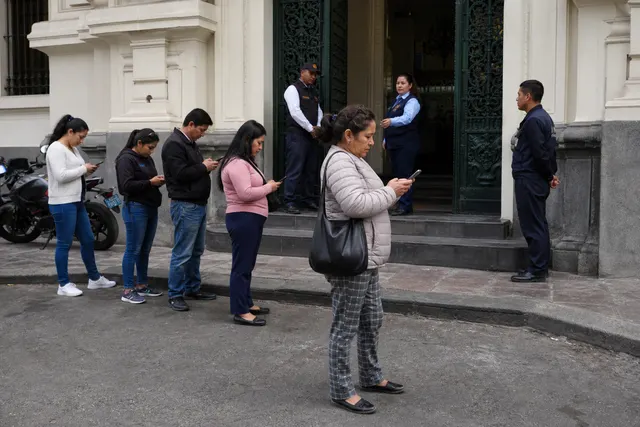 Peru pede poderes para rastrear e bloquear celulares