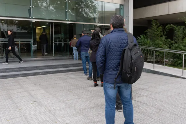 Argentina refuerza ciberseguridad y regula menores